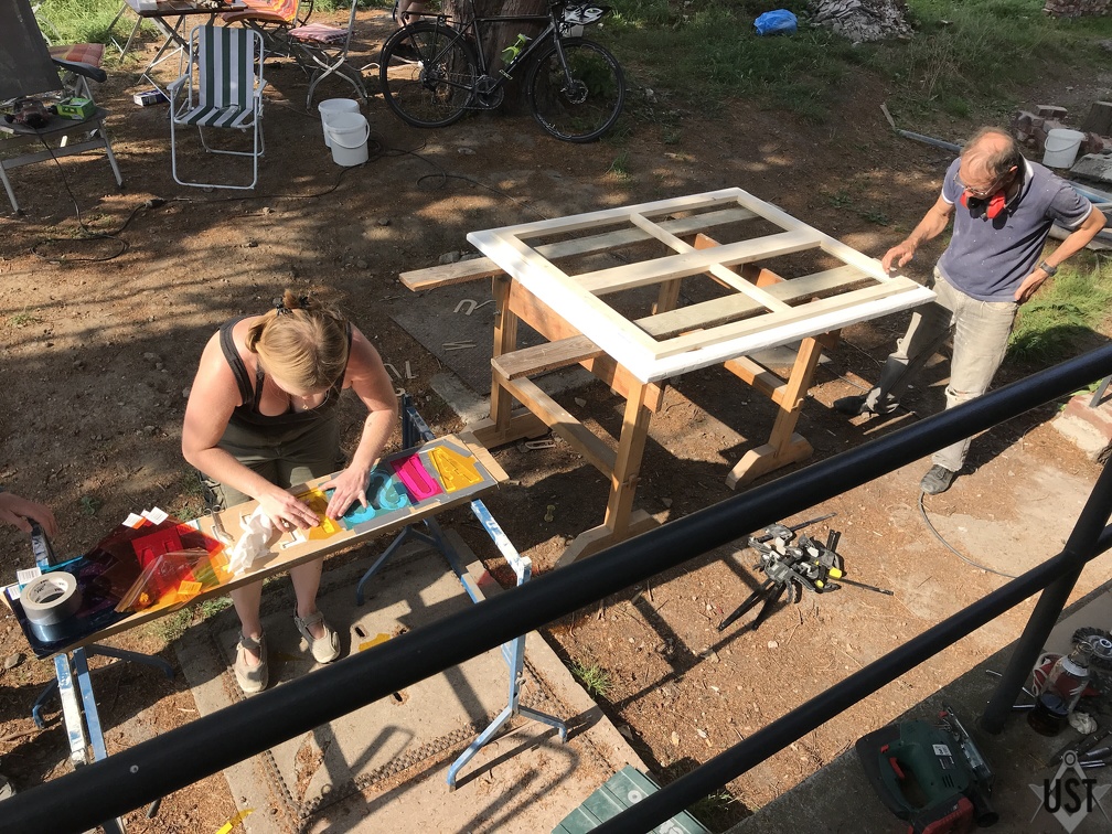 Erster Fensterrahmen und Fenster für die Holzwerkstatt
