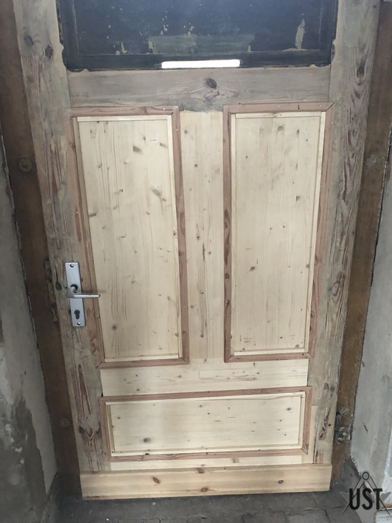 Aufbereitete Eingangstür, Innenseite (6619 Besuche) Aufbereitete Eingangstür, Innenseite Aufbereitete Eingangstür, Innenseite