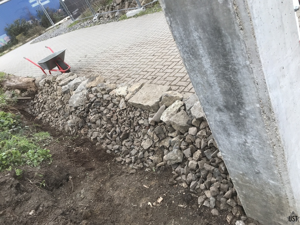 IMG 2007 (5620 Besuche) Hintergemäuer weitergemauert IMG 2007