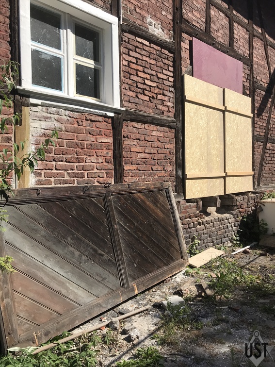 IMG 2485 (11267 Besuche) Straßenseitiges Tor GPA, neu verschlossen IMG 2485