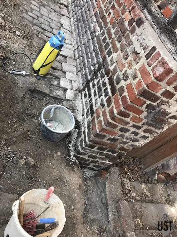 IMG 2923 (5043 Besuche) Neuverfugung der Ziegel-Außenmauer IMG 2923