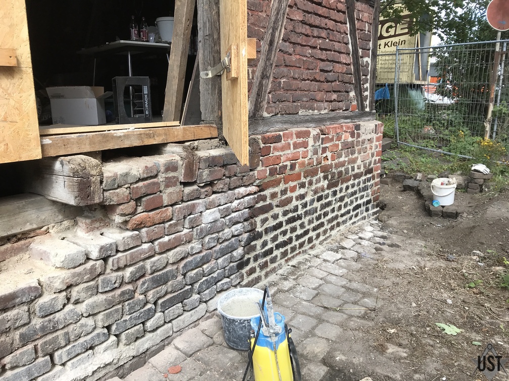 IMG 2925 (5050 Besuche) Neuverfugung der Ziegel-Außenmauer IMG 2925