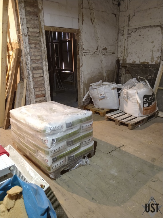 IMG_20200921_104539988.jpg (5059 Besuche) Lehmputz-Nachschub wurde angeliefert IMG_20200921_104539988.jpg