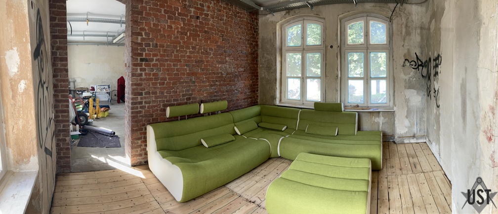 IMG 7965 (5008 Besuche) Sofa auf frisch geschliffenem Dielenboden, GPA dev/tal-Lounge IMG 7965