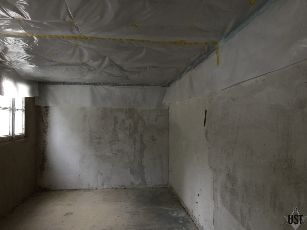 IMG 3397 (8504 Besuche) Wandverklebung der Dampfsperre, 3 von 4 Wänden durch IMG 3397