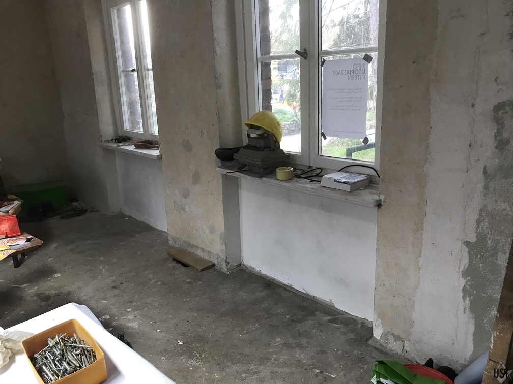 IMG 3481 (5360 Besuche) Kalkglätte in den Heizkörpernischen, Devtal IMG 3481