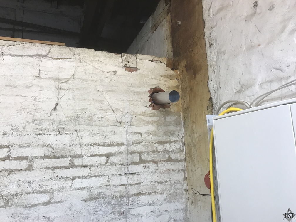 IMG 3686 (8829 Besuche) Der Lasercutter hat sein Abluftrohr! IMG 3686