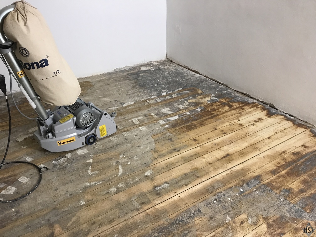 IMG 3711 (8854 Besuche) Boden der Cam-Werkstatt lässt sich erahnen IMG 3711