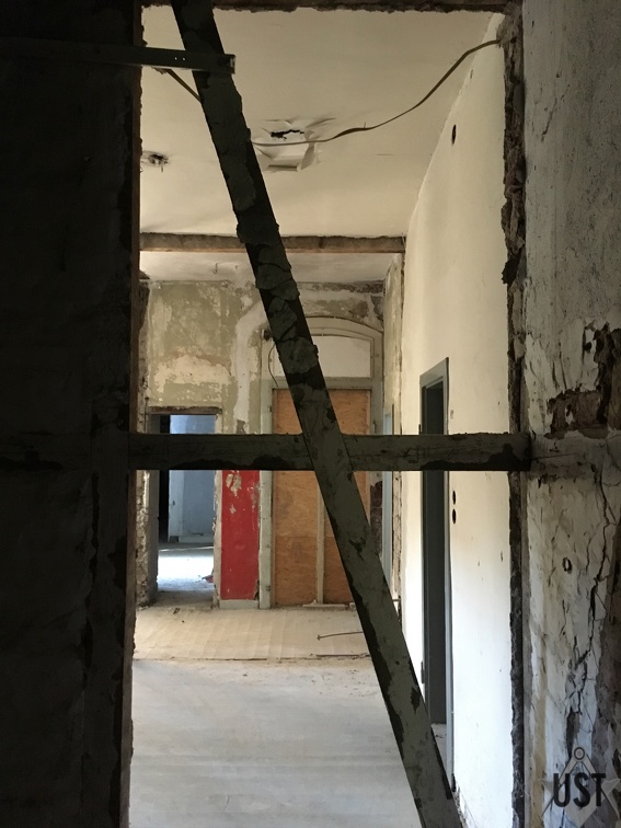 IMG 3724 (8643 Besuche) Blick durch den neuen Durchgang aus der Halle in den Empfang IMG 3724