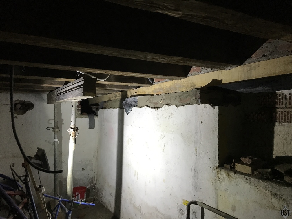 IMG 4060 (7213 Besuche) Tragebalken im Keller weiter untermauert IMG 4060