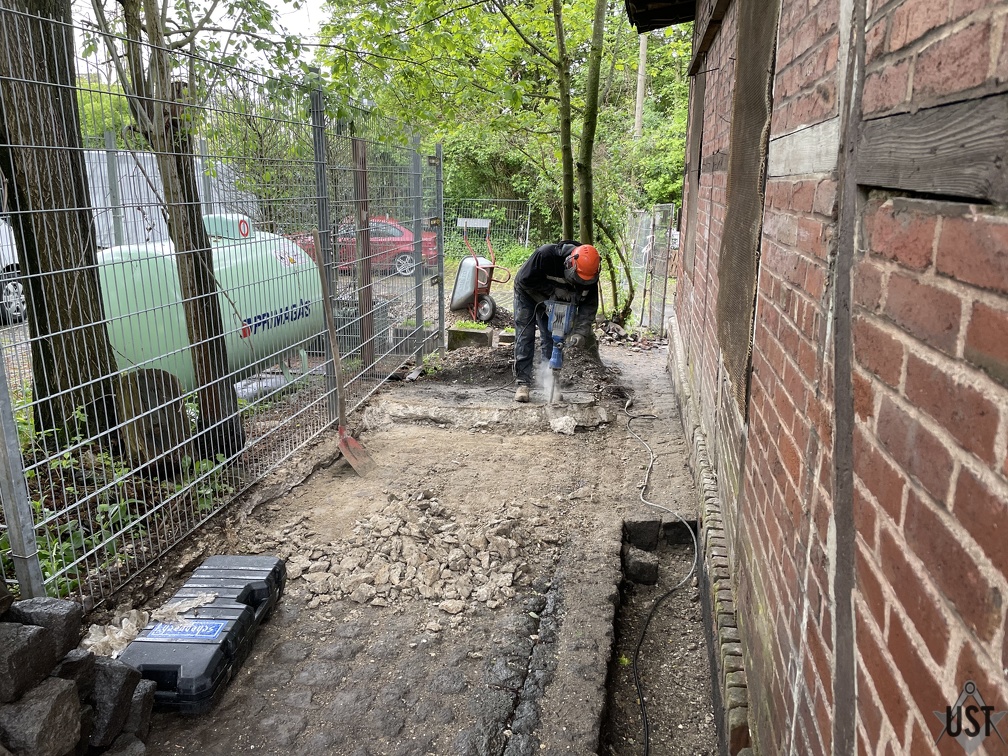 IMG 0088 (5879 Besuche) Das letzte Stück Beton wehrt sich noch IMG 0088