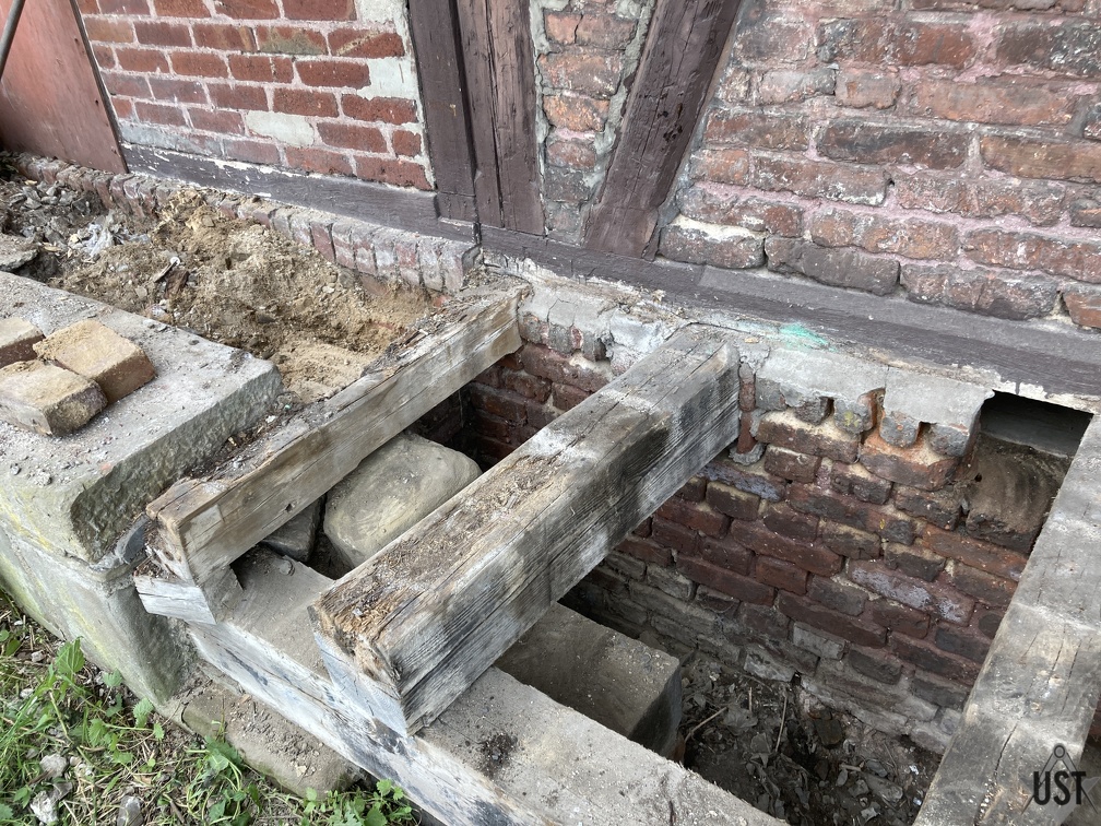 IMG 4568 (5703 Besuche) Sanierung Keller/Fundamentmauer trassenseitig beginnt IMG 4568