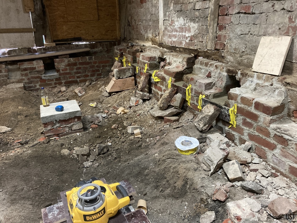 IMG 5647 (5529 Besuche) Seite 1 lasergenau betoniert IMG 5647