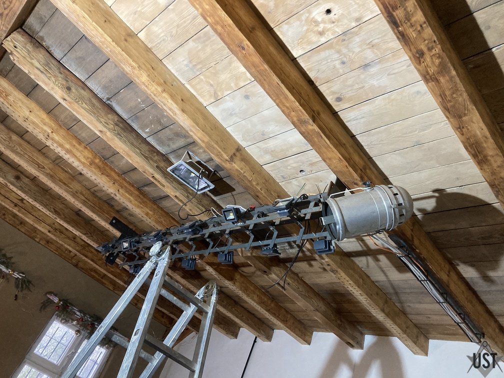 IMG 5823 (7842 Besuche) Empfangsraum Deckenbeleuchtung kriegt Spots IMG 5823