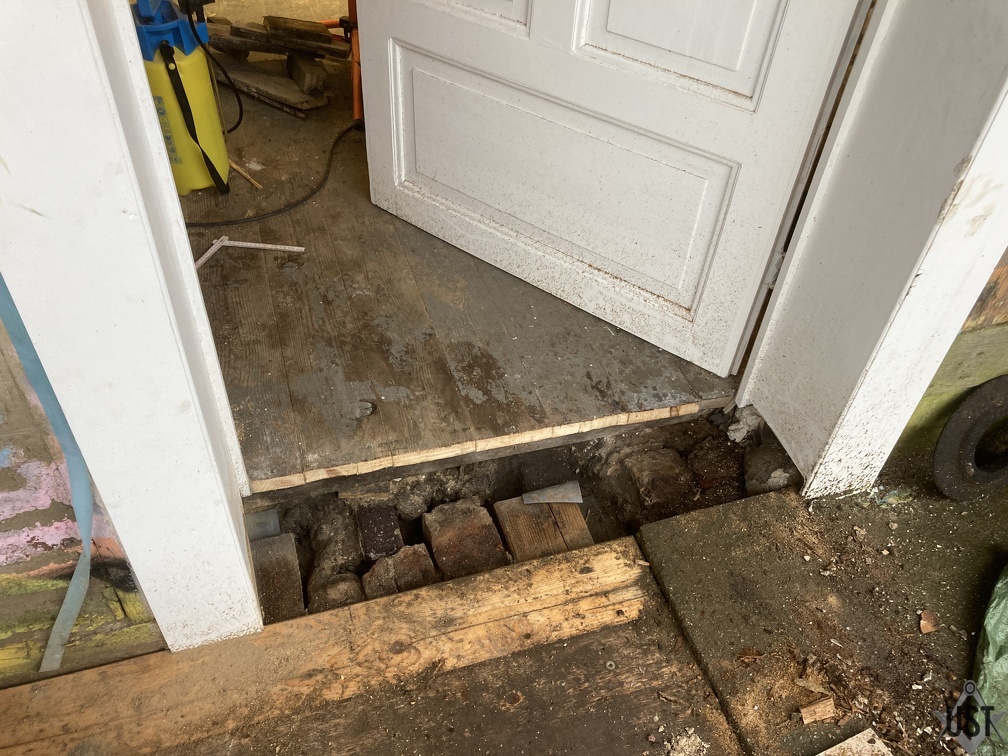 IMG 6021 (6562 Besuche) Vergammelte Türschwelle entfernt IMG 6021