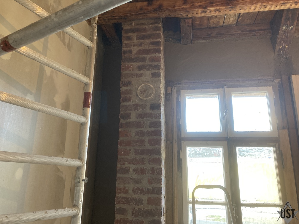 IMG 6276 (4371 Besuche) Lehmputz hinter dem kamin IMG 6276