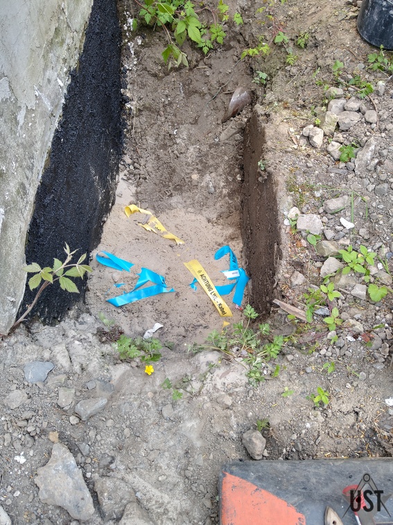 IMG_20220514_160331685_HDR.jpg (4300 Besuche) Hier liegt eine Abwasserleitung! IMG_20220514_160331685_HDR.jpg