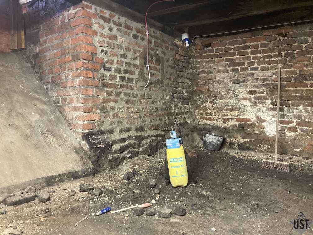 IMG 7523 (4046 Besuche) Im Bernsteinzimmer werden Wände dichter IMG 7523