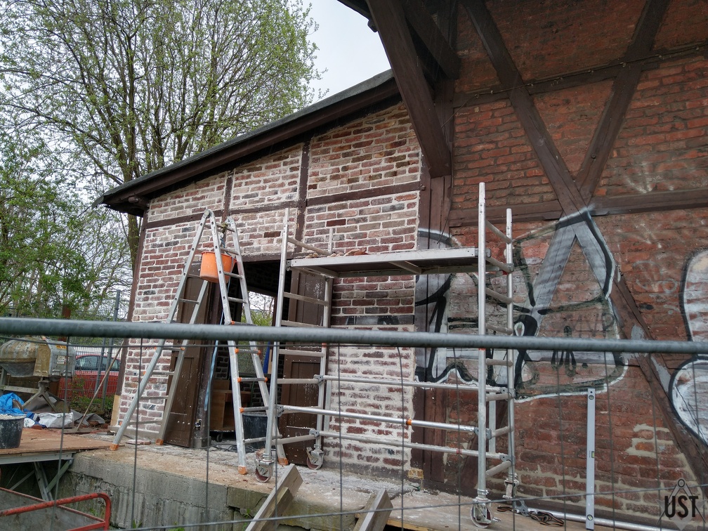 IMG_20230422_160922737_HDR.jpg (3981 Besuche) Holzwerkstatt wurde neu aufgemauert, Gerüst kann nun abgebaut werden IMG_20230422_160922737_HDR.jpg