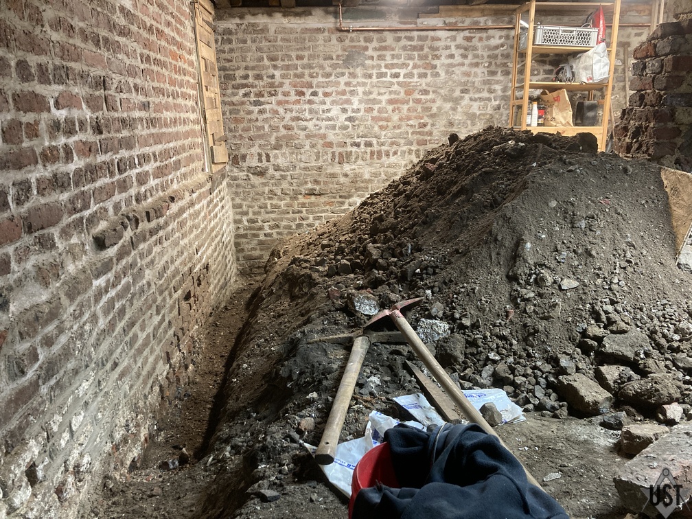 IMG 8291 (3938 Besuche) Weitere Fortschritte bei der Kellerwand-Sanierung IMG 8291