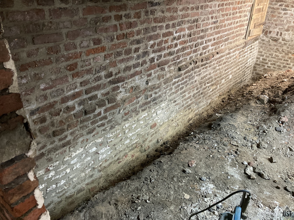 IMG 8366 (4047 Besuche) Eine weitere Fundamentmauer ist frisch verfugt IMG 8366