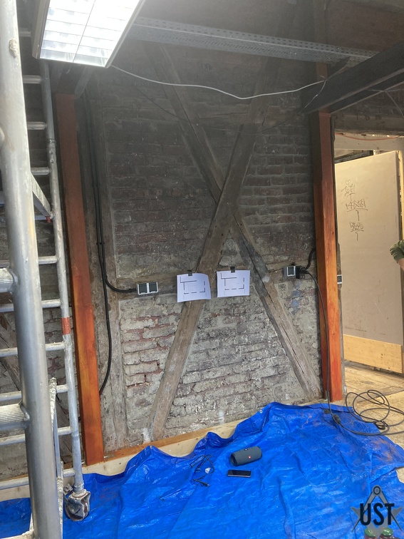 IMG 8988 (4921 Besuche) Stützbalken in der Holzwerkstatt dezent gefärbt IMG 8988