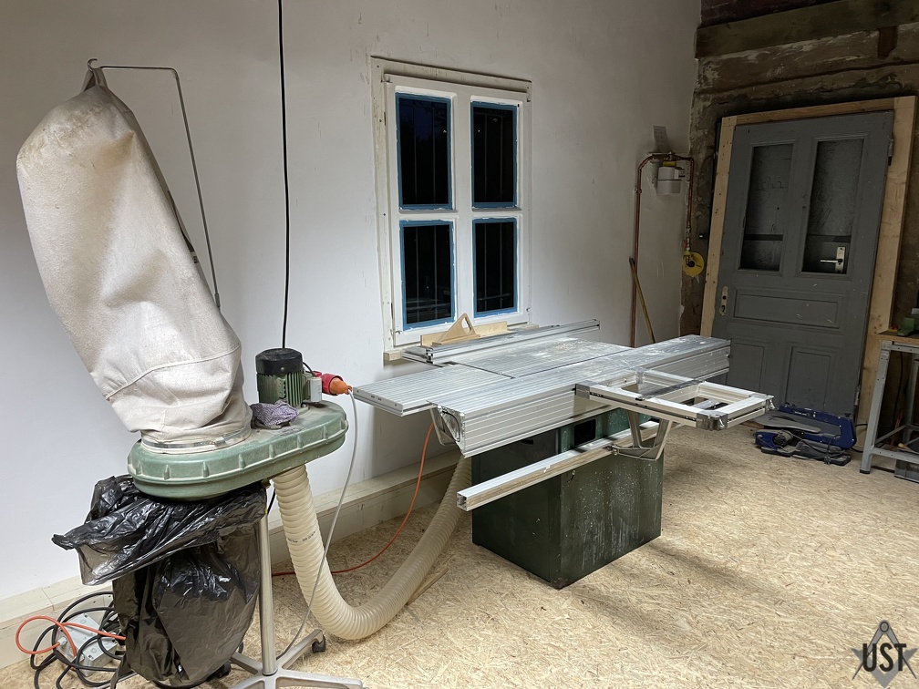 IMG 4567 (4843 Besuche) Holzwerkstatt wird eingerichtet IMG 4567