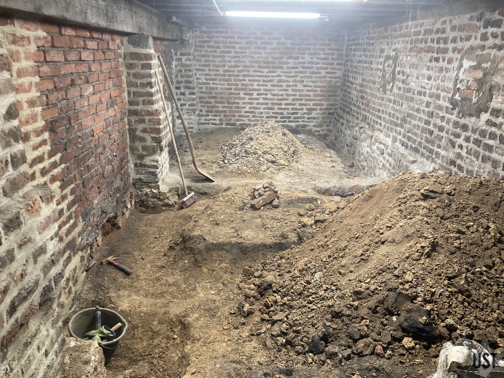 IMG 0015 (4181 Besuche) Teils ist die angepeilte Aushubtiefe bereits erreicht IMG 0015