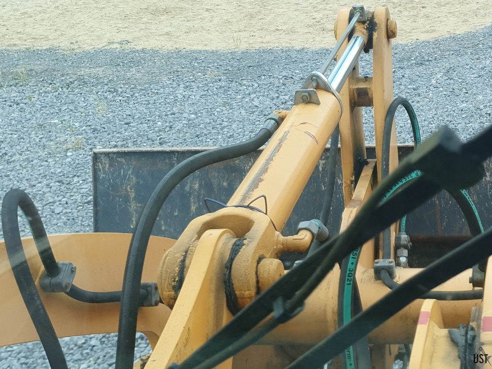 radlader (3267 Besuche) Radlader wurde mit Katzenohren ausgestattet radlader