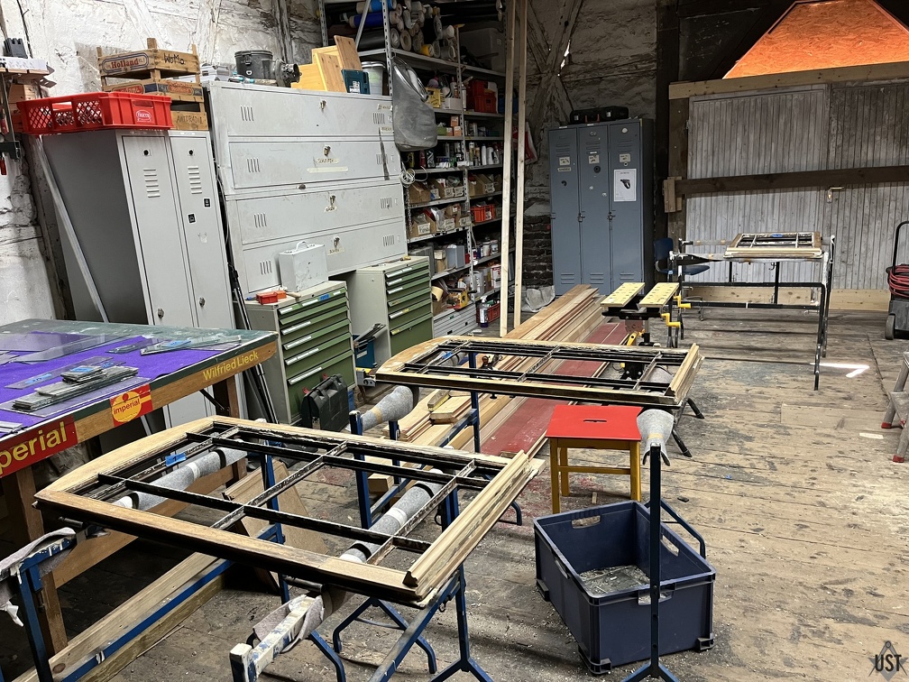 IMG 6011 (3778 Besuche) Das Fenstersanier-Fließband in der GPA IMG 6011