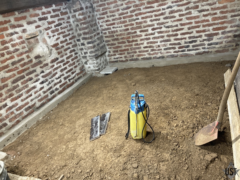 IMG 0688 (3748 Besuche) Ein Stück Keller wird eingeebnet IMG 0688