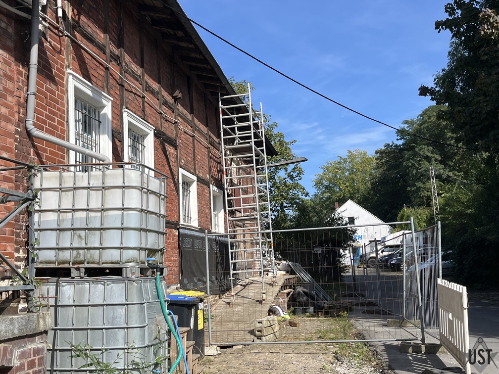 IMG 6463 (3902 Besuche) Sanierungsstart bei der kaputten Dachrinne IMG 6463