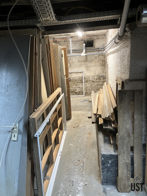 IMG 1679 (2440 Besuche) Altes Holzlager weiter aus- und umgeräumt IMG 1679