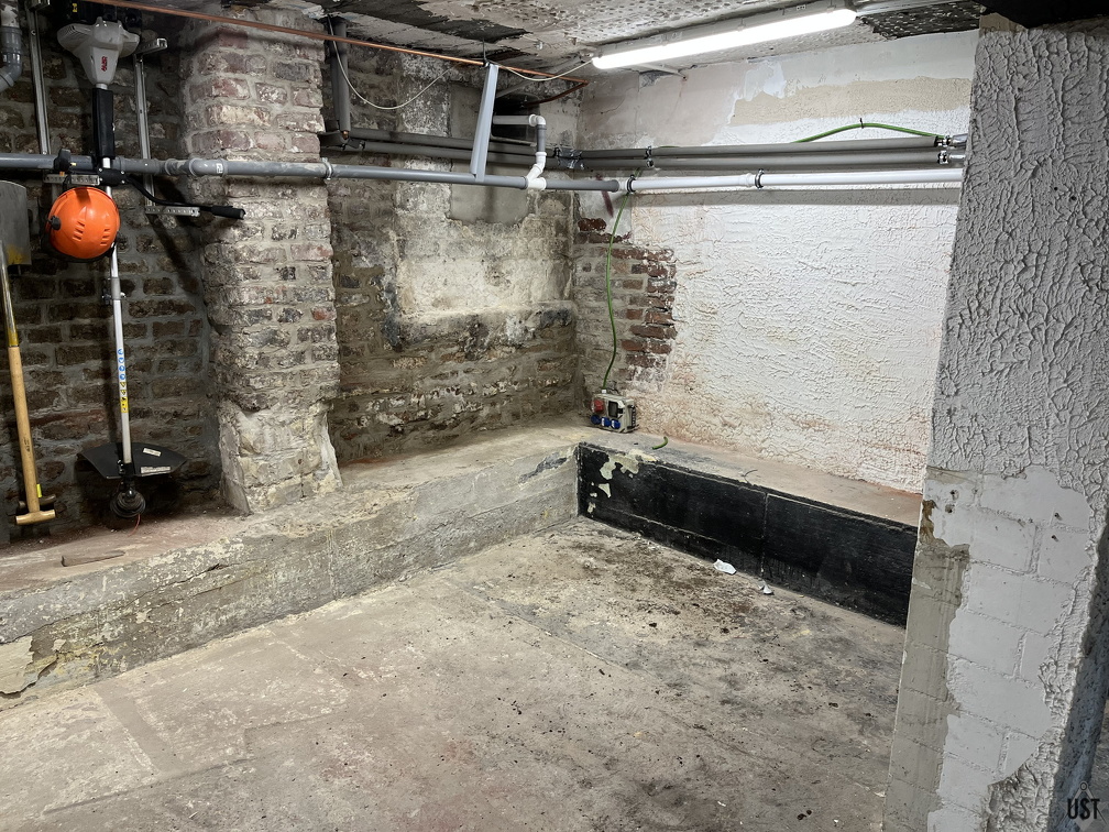 IMG 7541 (2380 Besuche) Der Stromanschluss für Radialbohrmaschine und elektrische bügelsäge ist verlegt IMG 7541