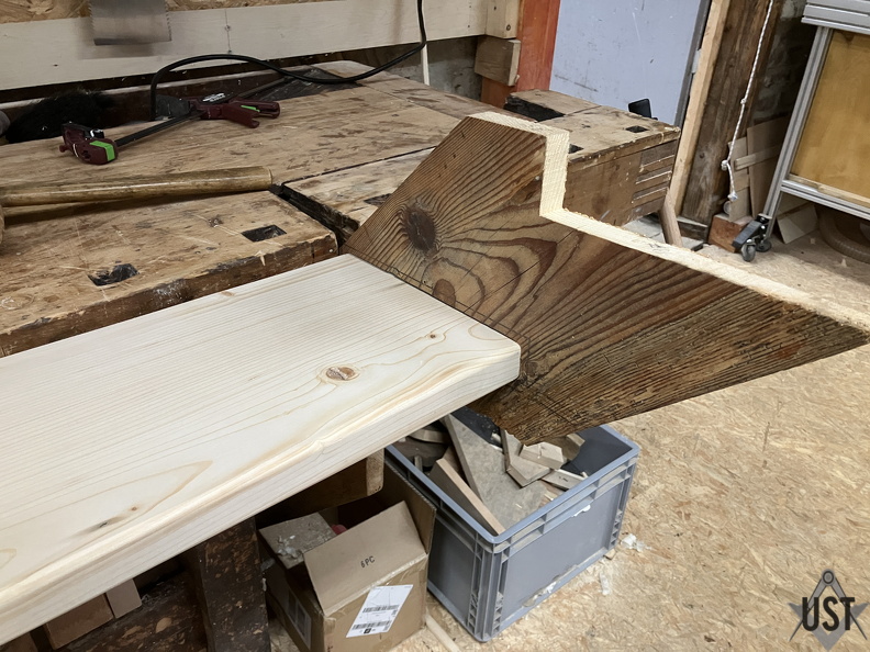 Prototyp Treppenstufe/Wange für die Kellertreppe wurde gefräst IMG_2934.JPG
